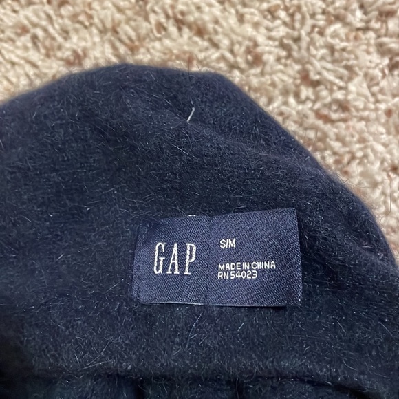 NWT - Gap - navy blue winter hat; size S/M - Picture 4 of 5